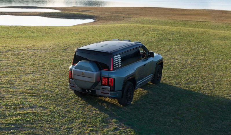 
								Yangwang U8 Off-road Player Edition full									