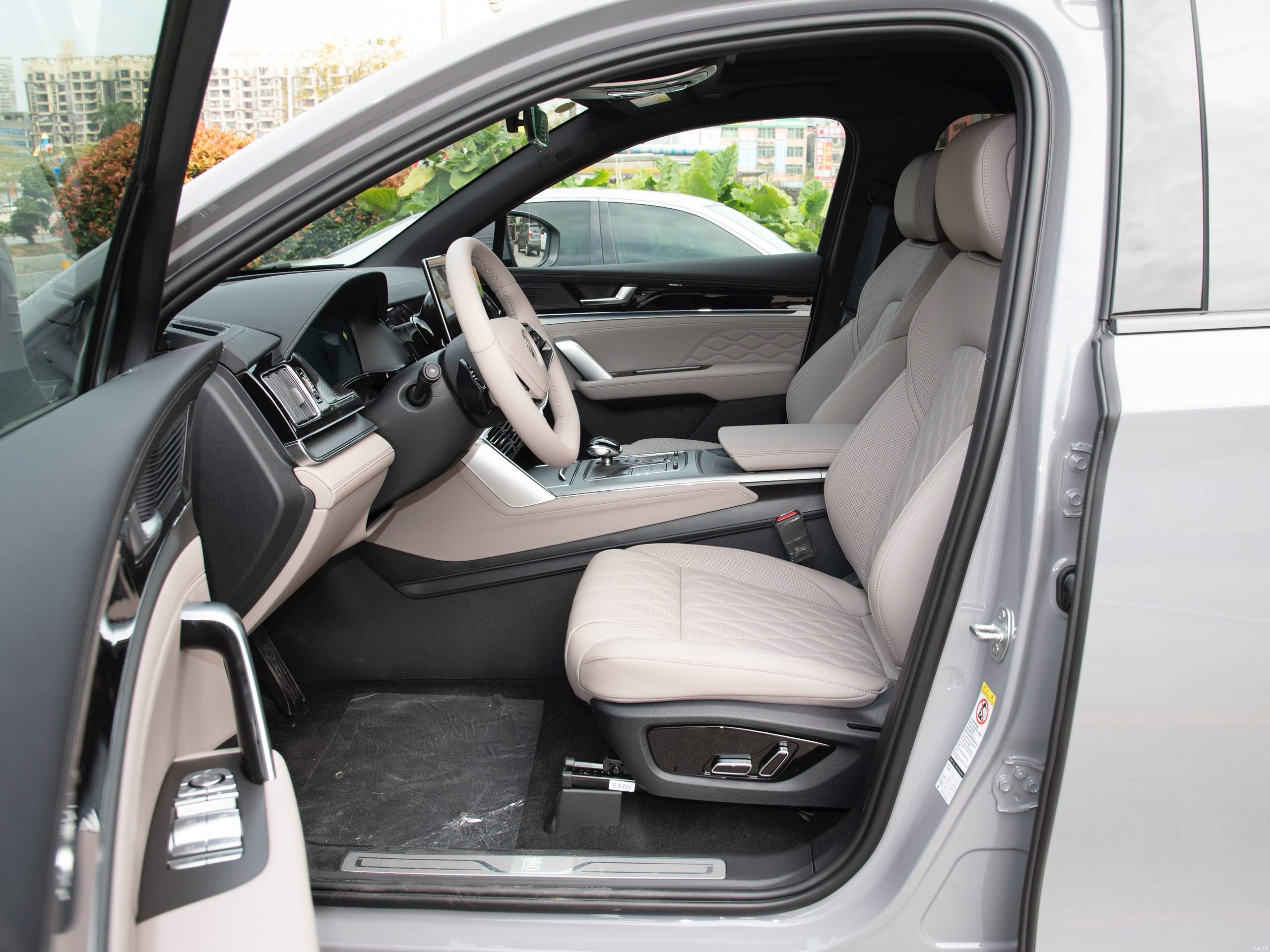 
								BYD Tang DM-i Intelligent Driving Edition – Premium 115KM (PHEV) full									