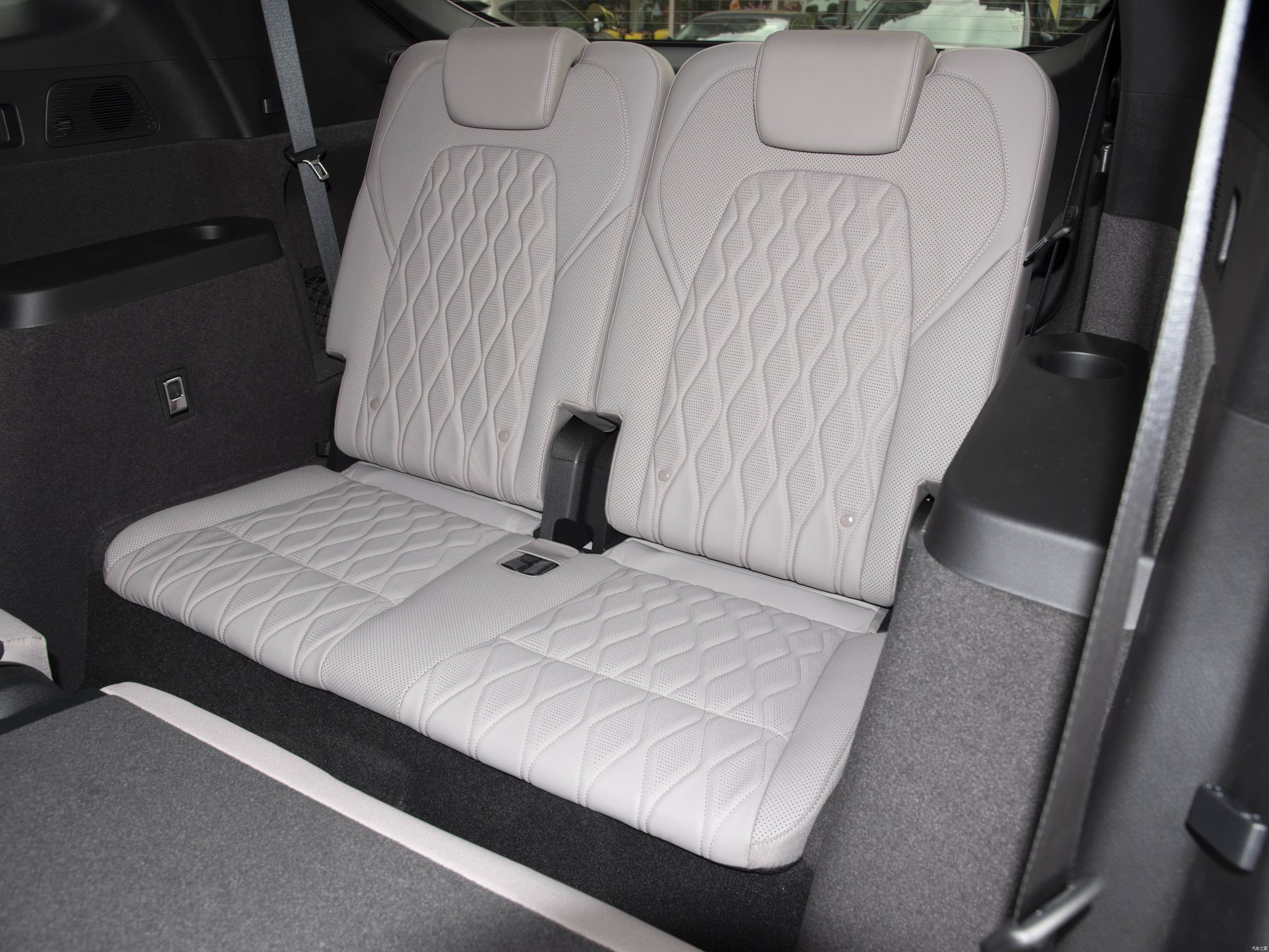 
								BYD Tang DM-i Intelligent Driving Edition – Premium 115KM (PHEV) full									