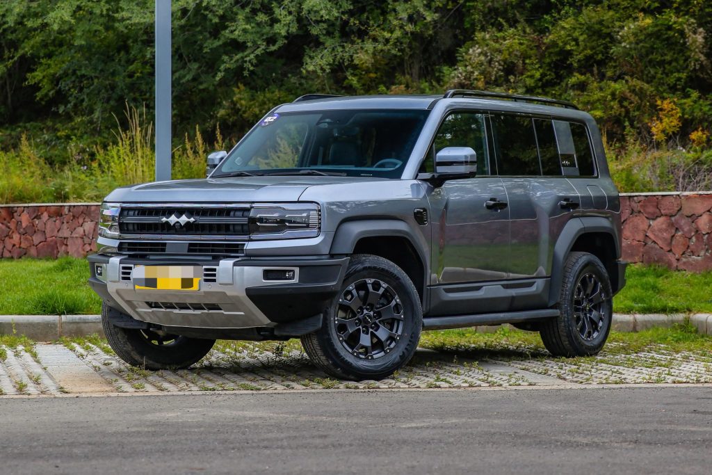 Formula Leopard 5 2023 Navigator Edition Peak Gray