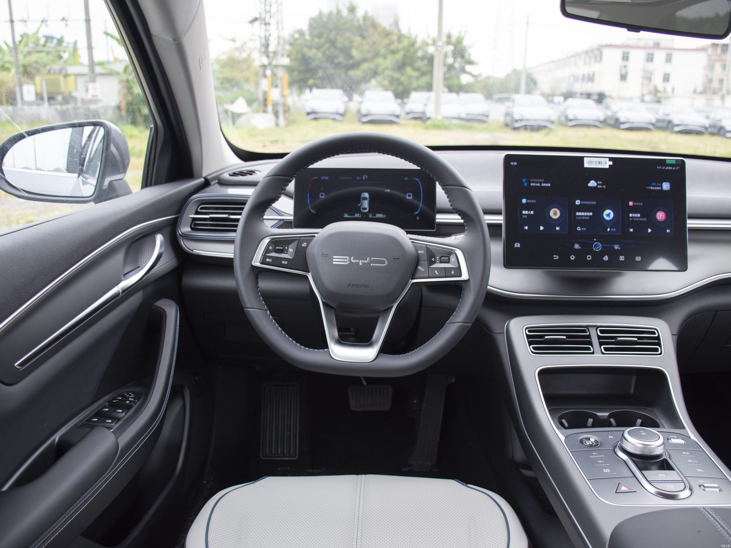 
								Destroyer 05 Honor Edition DM-i 55KM Luxury Trim full									