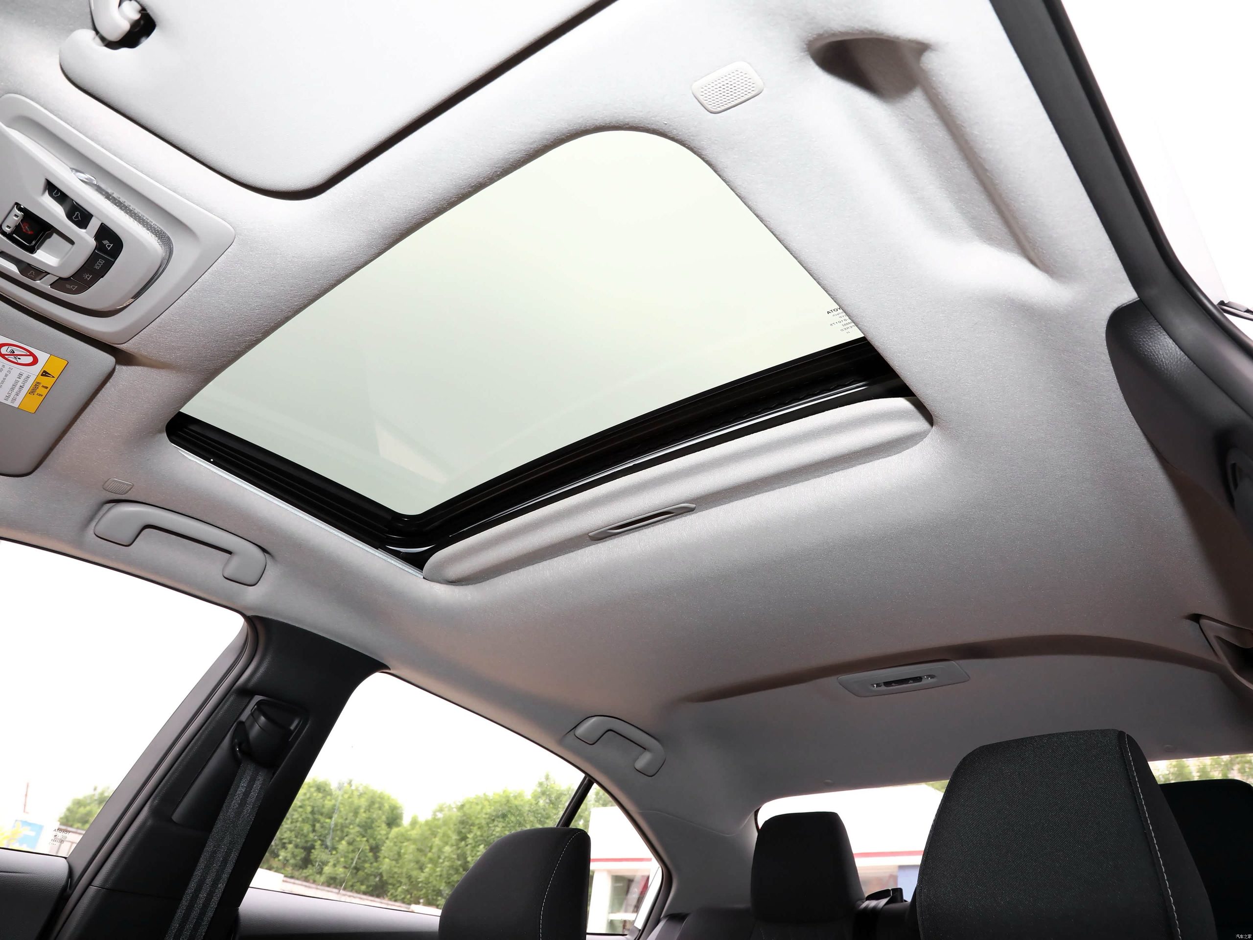 
								2025 Toyota Corolla 1.8L Hybrid Elite Edition full									