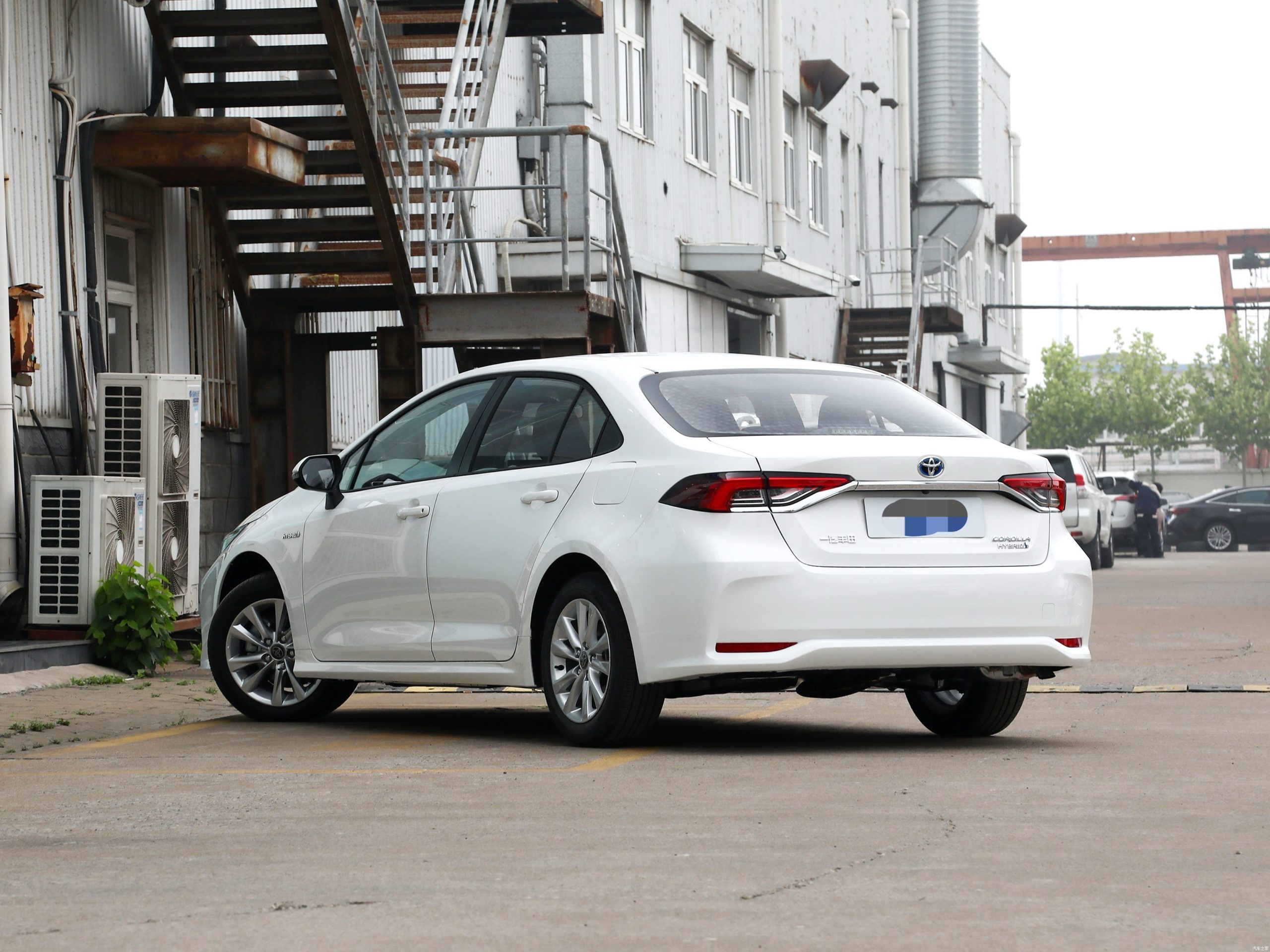 
								2025 Toyota Corolla 1.8L Hybrid Elite Edition full									