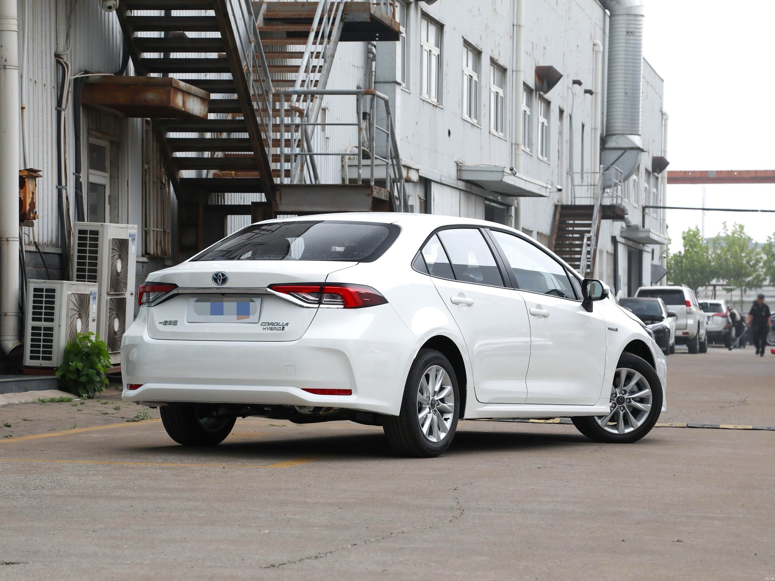 
								2025 Toyota Corolla 1.8L Hybrid Elite Edition full									