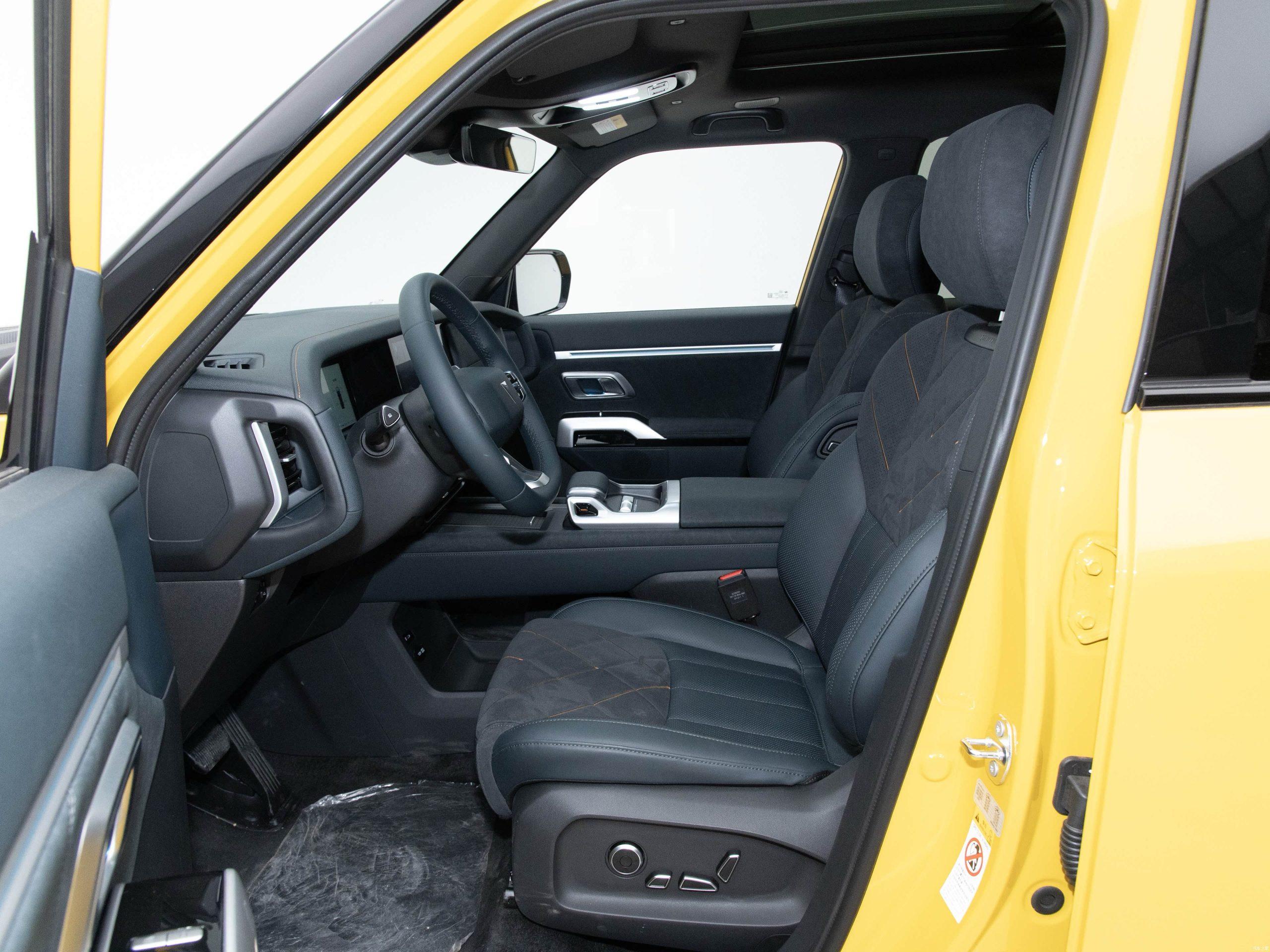 
								2025 Deepal G318 Extended-Range SUV full									