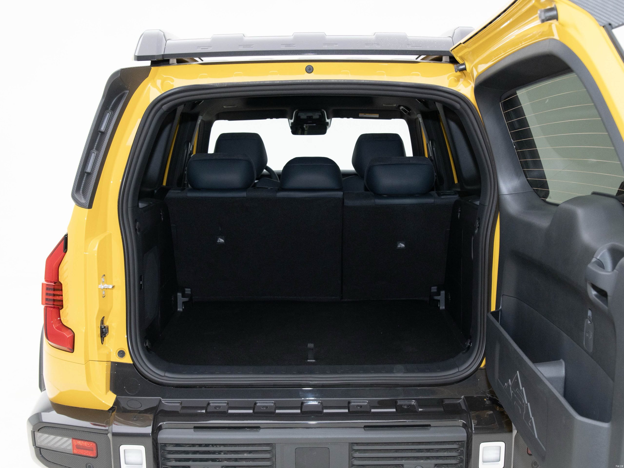 
								2025 Deepal G318 Extended-Range SUV full									