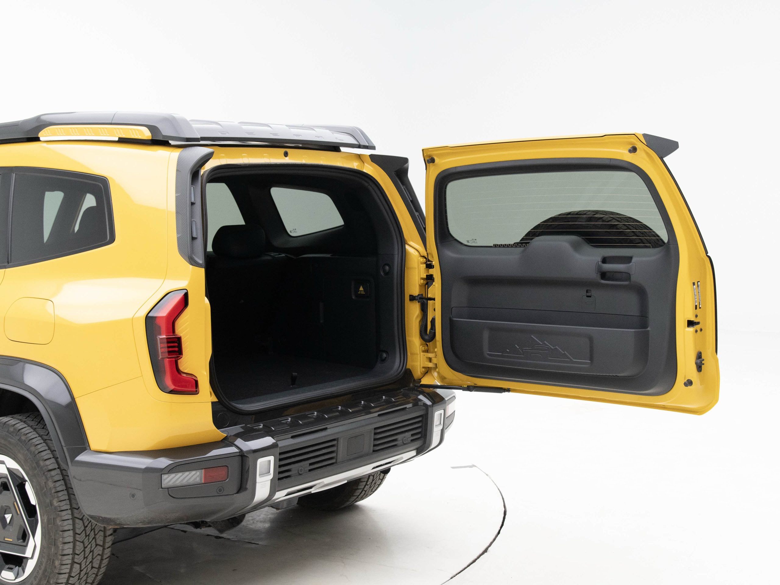 
								2025 Deepal G318 Extended-Range SUV full									