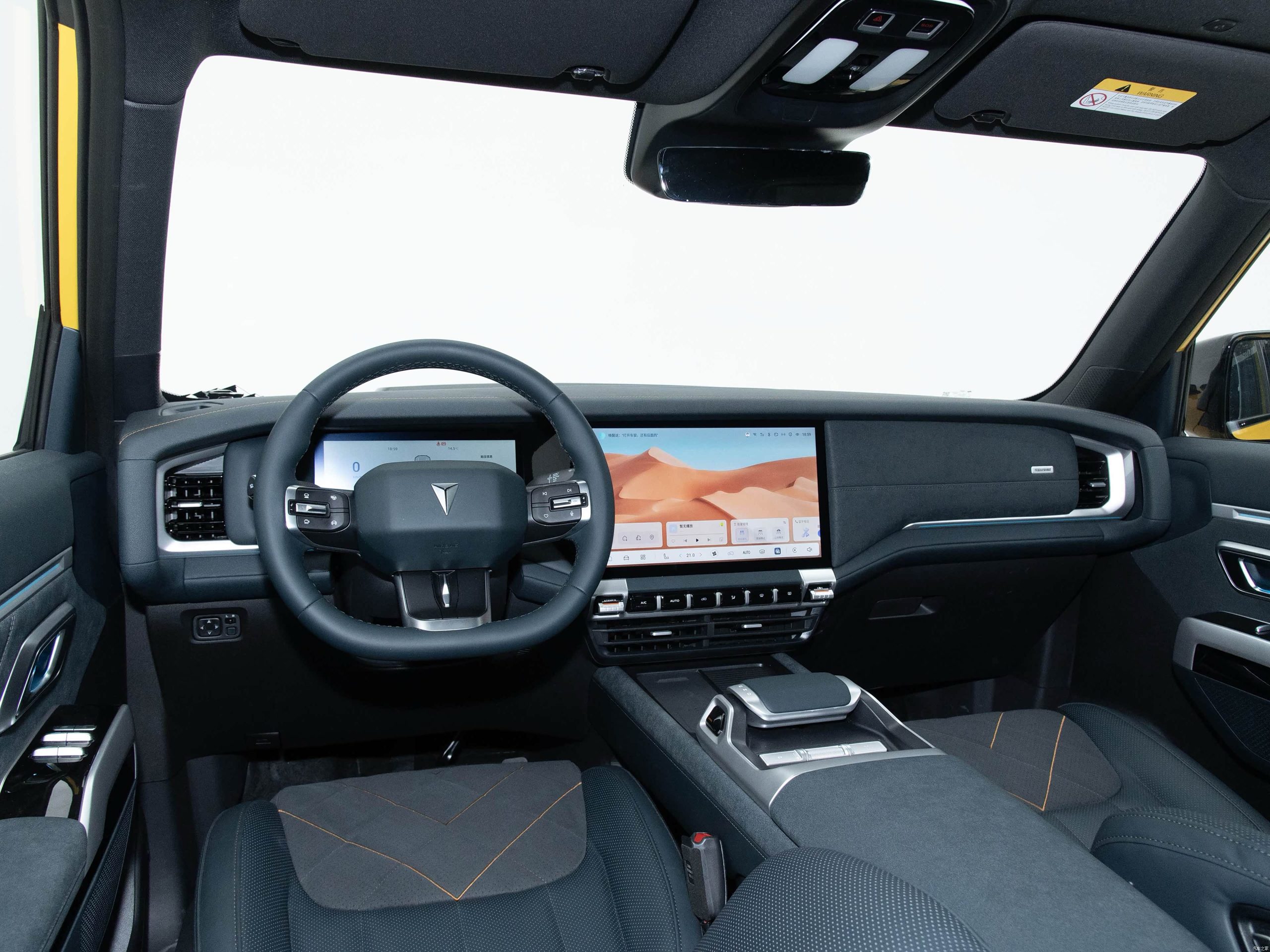 
								2025 Deepal G318 Extended-Range SUV full									