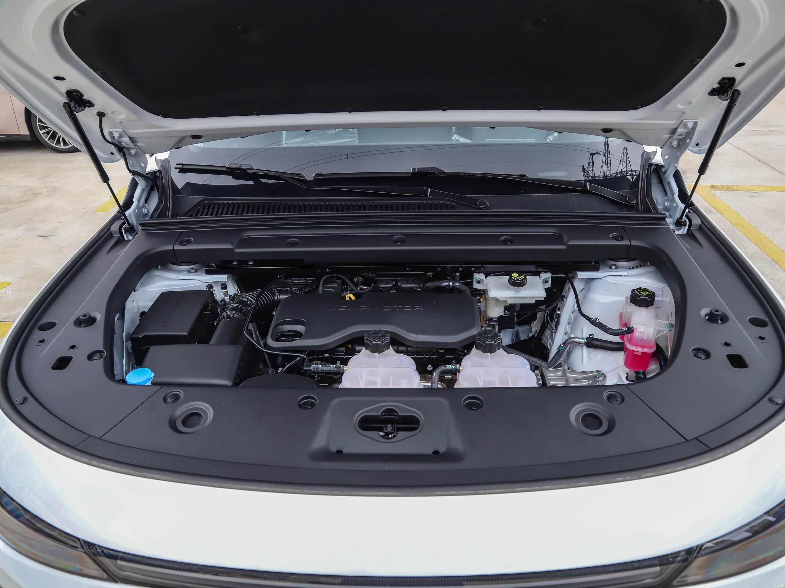 
								Leapmotor C10 EV 605km Laser Radar Edition full									