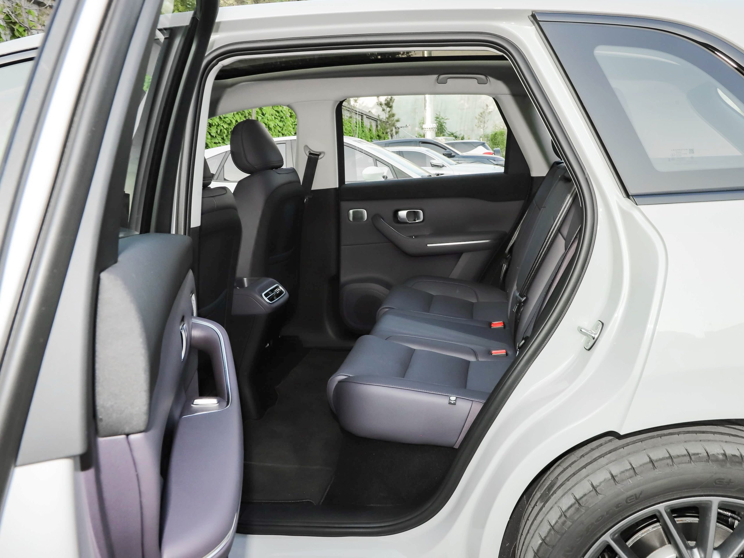 
								Leapmotor C10 EV 605km Laser Radar Edition full									